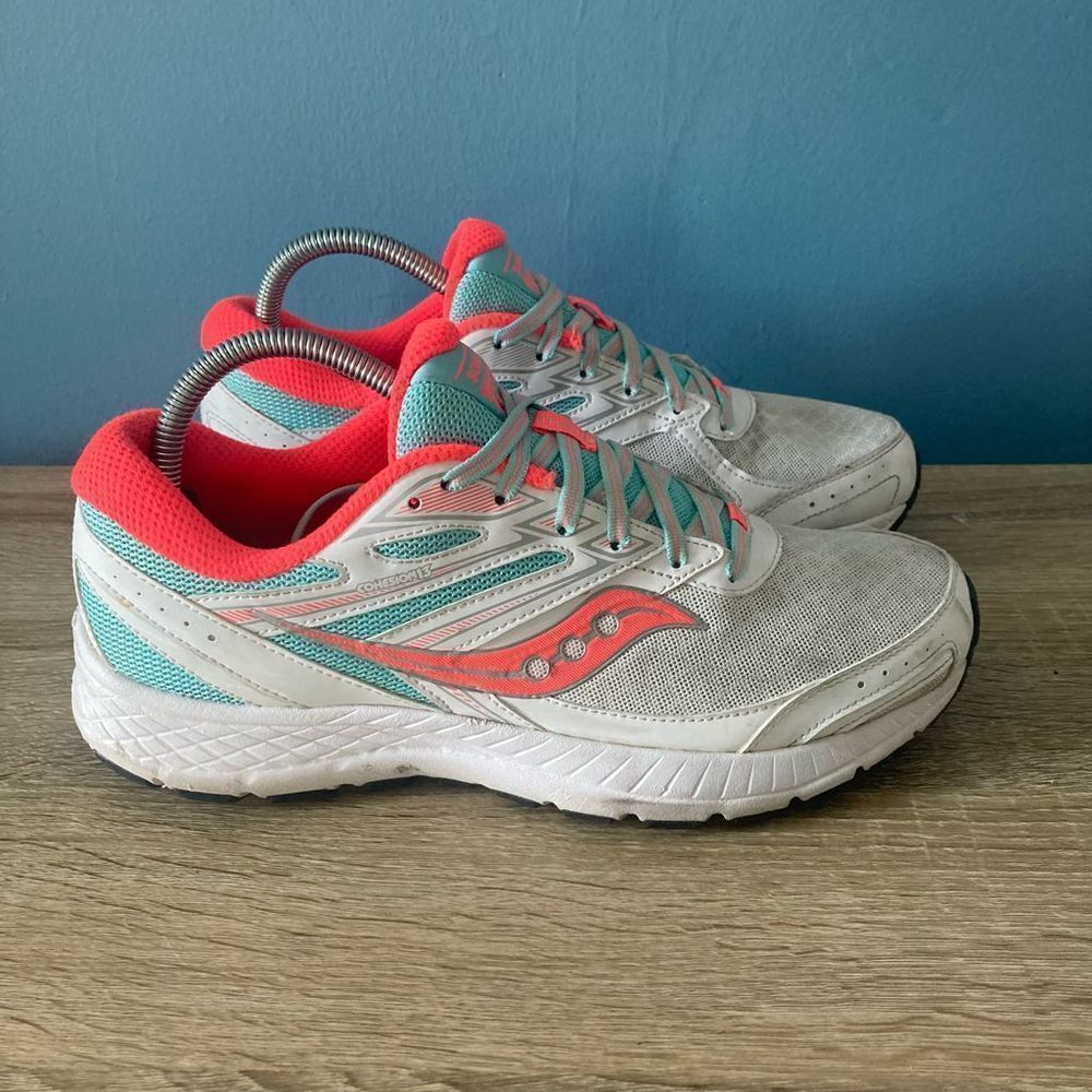 Womens saucony shoes size 10